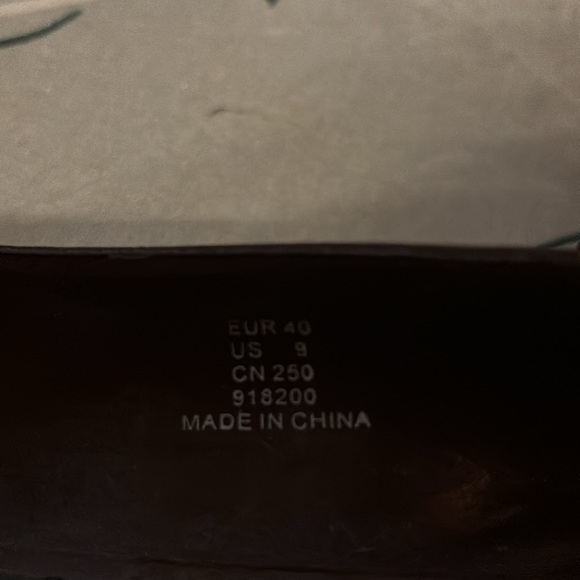 Divided Shoes - Picture 4 of 7